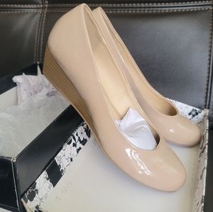 Nude Pumps